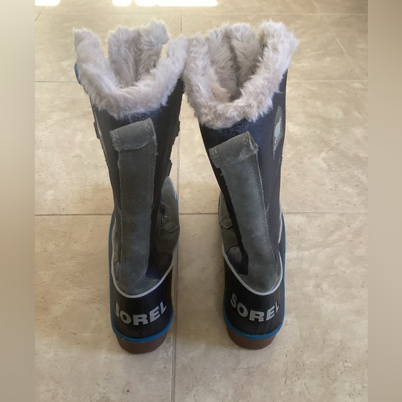 Women’s Sorel Tivoli High II Winter Boots, Size 8 - Picture 4 of 9